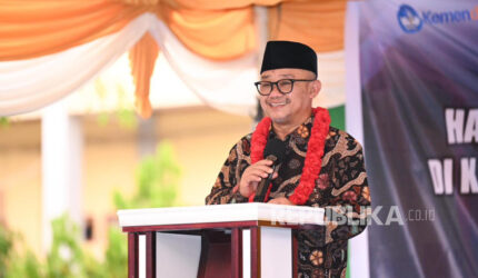 Mendikdasmen Abdul Mu’ti menegaskan penghapusan istilah guru honorer dalam UU ASN 2023.
