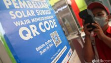 QR Code MyPertamina yang menampilkan status “Bukan Penerima Subsidi” membuat pengguna BBM subsidi Pertalite dan Solar mengalami kebingungan.( Poto : detikoto/ Grandyos Zafna ).