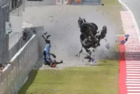 Kecelakaan Alex Marquez di GP Catalunya 2026 menyebabkan cedera serius pada tulang leher C7 dan selangka, memicu dua red flag dalam balapan MotoGP.( Poto : istimewa ).