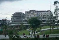 Proyek Ibu Kota Nusantara (IKN) menuai kritik dari berbagai pihak karena dinilai berisiko membebani anggaran negara. Ekonom menyoroti perencanaan yang dianggap kurang matang meski dana triliunan rupiah telah digelontorkan.( Poto : Inilah.com ).