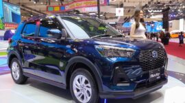 Daihatsu Rocky Hybrid hadir dengan teknologi e-SMART Hybrid yang menggabungkan efisiensi bahan bakar tinggi dan performa responsif, dengan konsumsi hingga lebih dari 30 km/liter.( Poto : detikcom/ Grandyos Zafna ).