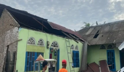 Cuaca ekstrem Sumut merusak 20 rumah di Serdang Bedagai. BPBD catat dampak di Batu Bara dan Binjai tanpa korban jiwa.