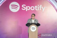 Menteri Ekonomi Kreatif, Teuku Riefky Harsya, memberi sambutan dalam gelaran Spotify Loud & Clear Indonesia di 25hours Hotel, Jakarta, Kamis (25/6/2026).( poto : ANTARA )