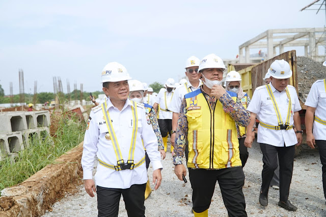 Al Haris tinjau pembangunan Sekolah Rakyat di Tanjab Timur( Poto : bicarajambi.com )