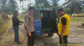 Polsek Rantau Rasau mengamankan Isuzu Panther( poto : bicarajambi.com ).