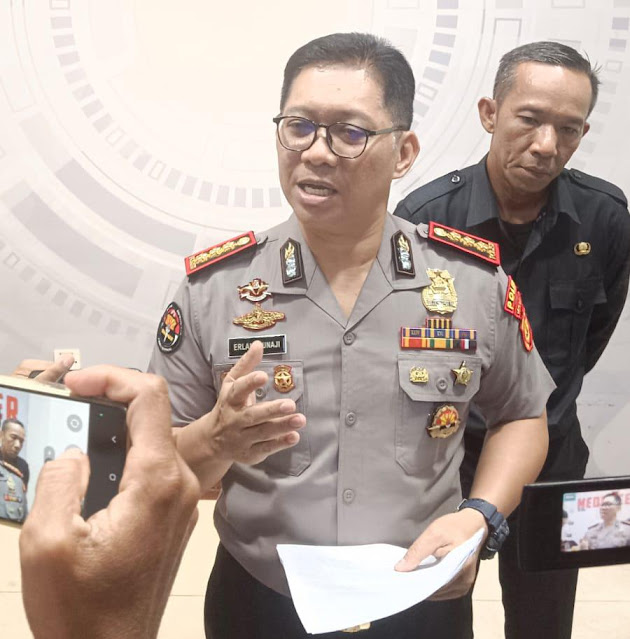 Kabid Humas Polda Jambi menyampaikan klarifikasi status kedinasan anggota Polri berinisial RC. ( poto : bicarajambi.com )