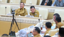 Gubernur Jambi Dr. H. Al Haris, S.Sos, MH( tengah ).poto : bicarajambi.com
