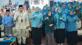 Ketua TP PKK Provinsi Jambi, Hj. Hesnidar Haris, SE (Hesti Haris), di Aula Kantor Bupati Muaro Jambi, Senin (15/06/2026) pagi.( poto : bicarajambi.com )