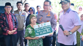 Wali Kota Jambi Dr. dr. H. Maulana, M.K.M.(kanan). ( poto : bicarajambi.com )