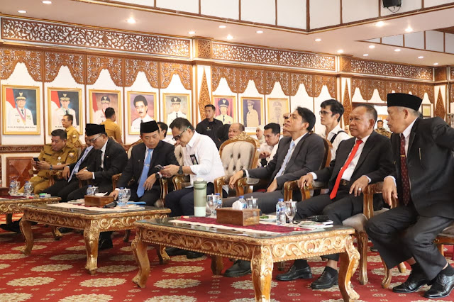 Gubernur Al Haris mengikuti peresmian IJD 2025 bersama Presiden Prabowo.( poto : bicarajambi.com )