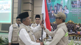 Wakil Gubernur(kiri) Jambi hadir langsung di Asrama Haji Kota Baru untuk menyambut kedatangan 443 jamaah haji Kloter BTH-21.
