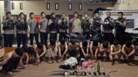 Patroli Tim Serigala Kota Polresta Jambi mengamankan 12 pemuda diduga akan melakukan aksi tawuran ( poto : jambiprima,com ).