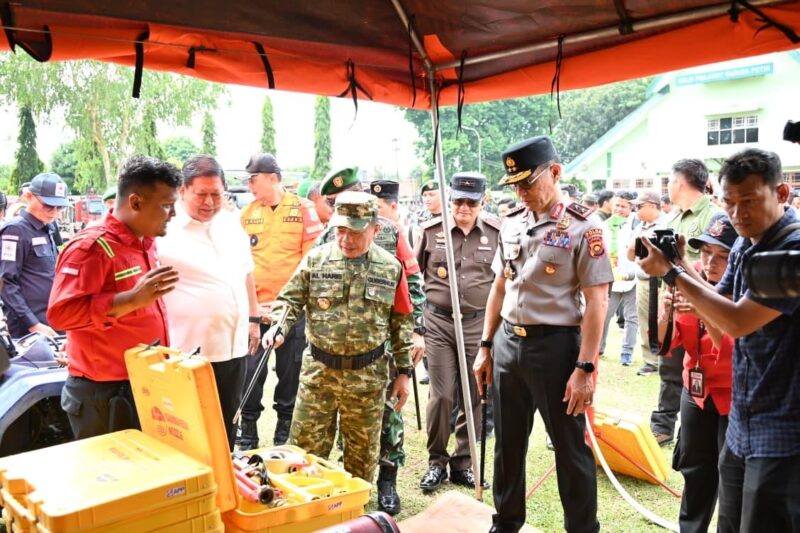 Gubernur Jambi Dr. H. Al Haris, S.Sos., M.H., memimpin langsung Apel Siaga Karhutla Jambi( poto : jambilink.id )