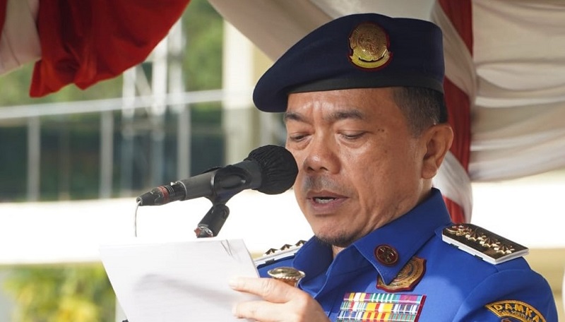 Gubernur Jambi Al Haris menyampaikan arahan Mendagri saat upacara peringatan hari jadi ketiga institusi di Lapangan Eks Arena MTQ, Kota Jambi, Kamis (11/6/2026).( poto : halojambi.com)