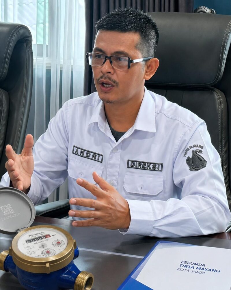 Direktur Administrasi dan Keuangan Perumda Tirta Mayang, Andri Susanto.( poto : jambiekspres.co.id )