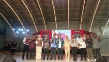 Wali Kota Jambi Maulana bersama Wakil Wali Kota Diza Hazra Aljosha membuka Minang Market Festival Jambi 2026, Kamis (4/6/2026). ( poto : jambilink.id )