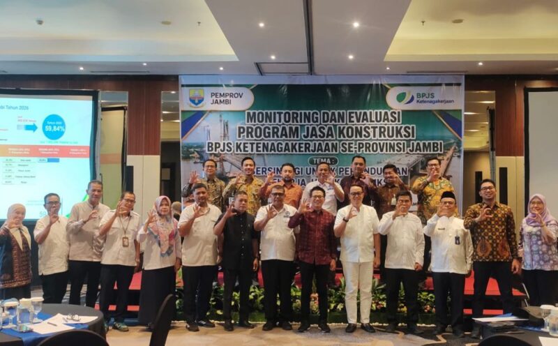 Ketua BPD GAPENSI Jambi, Ritas Mariyanto(tengah).( poto : halojambi.com )