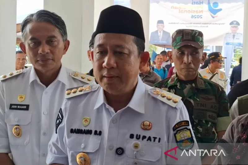 Bupati Muaro Jambi Bambang Bayu Suseno pastikan menindaklanjuti instruksi Kementerian Pertanian terkait kondisi harga TBS di lapangan. Pernyataan itu disampaikan di Muaro Jambi, Minggu (31/5/2026). ANTARA/HO-Amrizal Fadli.