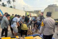 Kecelakaan kerja yang merenggut nyawa Niko Adi Saputra (30), sopir mobil CPO di area parkir PT Pelita( poto : jambi-independent.co.id )