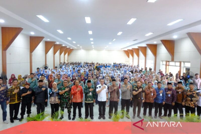 Ribuan pelajar di Kota Sungai Penuh dan Kabupaten Kerinci deklarasi penolakan paham radikal dan terorisme, Kamis (18/6/2026).( poto : ANTARA )