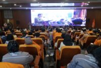 Gubernur Jambi Al Haris saat menyampaikan materi dalam kuliah umum antisipasi dan mitigasi kebakaran hutan dan lahan di Gedung Unifac Universitas Jambi, Rabu (10/6/2026).poto : jambiprima.com 