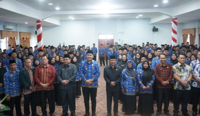 Bupati M. Syukur lantik 237 Kepala Sekoalah di Merangin.( poto : jambilink.id ) 