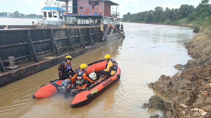 Seorang pemancing hilang Sungai Batanghari, Korban bernama Indra, warga Pematang Sulur, diduga tenggelam.(poto : jambilink.id ).