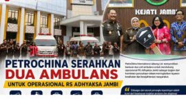 PetroChina International Jabung Ltd. menyerahkan dua unit ambulans kepada RS Adhyaksa Jambi.( poto : halojambi.com )