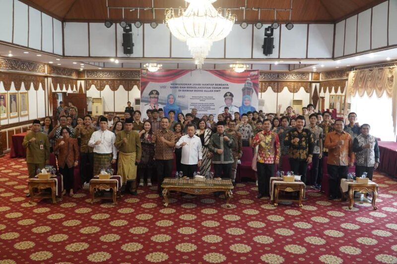 Gubernur Al Haris melepas Kontingen Jambi PESPARAWI Nasional XIV Tahun 2026 di Manokwari. Pelepasan berlangsung di Auditorium Rumah Dinas Gubernur Jambi, Jumat (12/6/2026).( poto : jambilink.id )