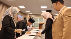 Lantik Pejabat Baru, Rektor UNJA Tekankan Penguatan Mutu dan Kolaborasi.( poto : jambiekspres.co.id )