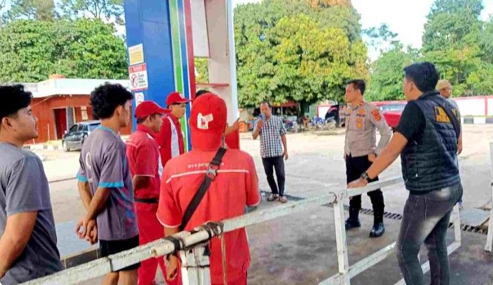 Kapolsek Batin XXIV turun langsung cek dugaan pelangsiran BBM di SPBU Durian Luncuk( poto : jambiprima.com )