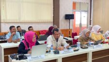 Kepala Kantor Wilayah Kementerian Hukum Jambi menugaskan Perancang Peraturan Perundang-undangan Victor Noval Sidabutar, S.H., M.H. dan Yudhi Irawan sebagai narasumber penanggap.( poto : jambilink.id )