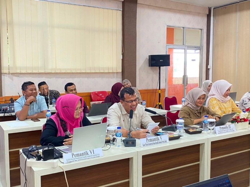 Kepala Kantor Wilayah Kementerian Hukum Jambi menugaskan Perancang Peraturan Perundang-undangan Victor Noval Sidabutar, S.H., M.H. dan Yudhi Irawan sebagai narasumber penanggap.( poto : jambilink.id )