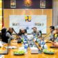 Bupati Bungo H. Dedy Putra mengikuti audiensi bersama jajaran BWSS VI Jambi dan pihak investor ( poto : jambiprima.com )