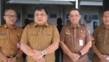 Sekretaris Daerah Kabupaten Merangin, Zulhifni ( tengah). poto : jambiprima.com 