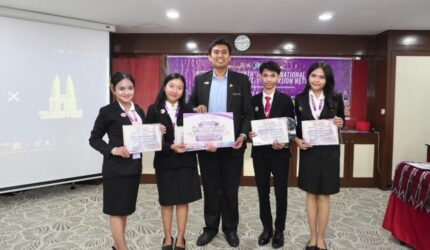 Mahasiswi Hukum UNJA Elgradcia Mellissa meraih penghargaan internasional dan membawa tim EYECONIC memenangkan empat kategori.