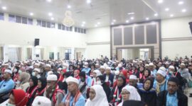Jamaah Haji Kloter BTH-21 asal Provinsi Jambi tiba di Asrama Haji Kota Baru Jambi pada Kamis (25/6/2026) malam.( poto : jambiprima.com )