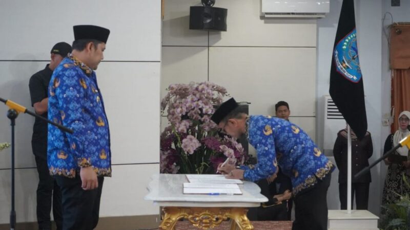 Bupati Merangin M. Syukur saat melantik 237 kepala sekolah pada, Sabtu 6/6/2026( poto : jambiprima.com ).