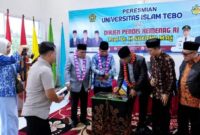 Direktur Jenderal Pendidikan Islam Prof. Dr. H. Suyitno, M.Ag. meresmikan Universitas Islam Tebo pada Minggu (31/5/2026).( Poto : jambiprima.com )