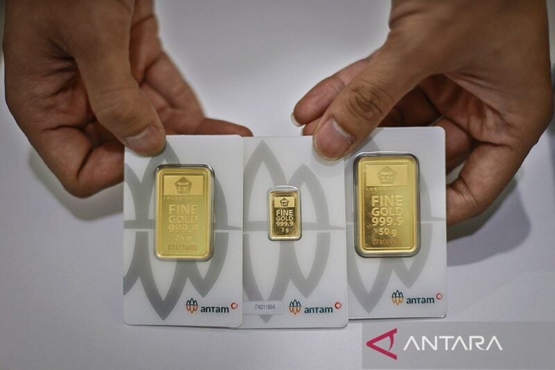 Harga emas Antam naik Rp18.000 menjadi Rp2,729 juta per gram pada 15 Juni 2026.( poto : ANTARA )