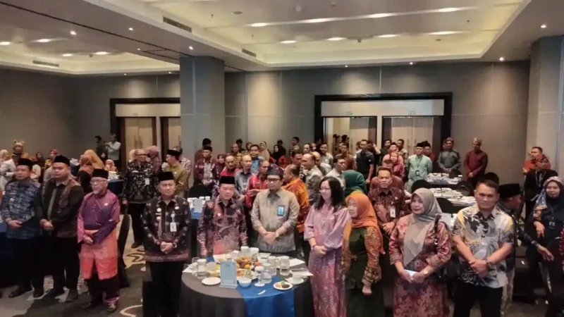 Al Haris saat menghadiri Pembukaan Deklarasi Bersama dan Sinergi Lintas Sektor Akselerasi Indeks Standar Pelayanan Minimal (SPM) di Aston Hotel Jambi, Kamis (18/6/2026).( poto : tribunjambi.com )