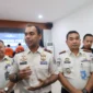 Kepala Kanwil Ditjen Imigrasi Jambi Petrus Teguh Aprianto saat memberikan keterangan kepada awak media( poto : metrojambi.com )