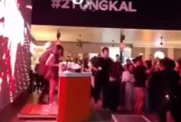 Penampilan DJ perempuan di Cafe Oris Kuala Tungkal, Kabupaten Tanjabbar.( poto : metrojambi.com )