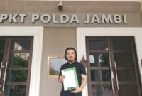 Kuasa hukum mitra laporkan Yayasan Nuansa Mitra Sejati ke Polda Jambi.( poto : metrojambi.com )