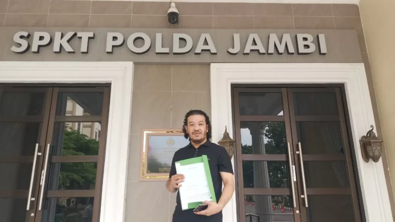Kuasa hukum mitra laporkan Yayasan Nuansa Mitra Sejati ke Polda Jambi.( poto : metrojambi.com )