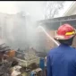 Apotek dan Toko Buah di Tempino Hangus Terbakar.( poto : jambione.com )
