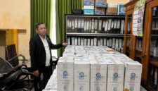 Kasi Bina Haji dan Pelayanan Haji dan Umroh Kabupaten Batang Hari, Elisdar, menjelaskan bahwa pihaknya menerima seluruh paket sesuai jumlah jamaah.( poto : ANTARA )