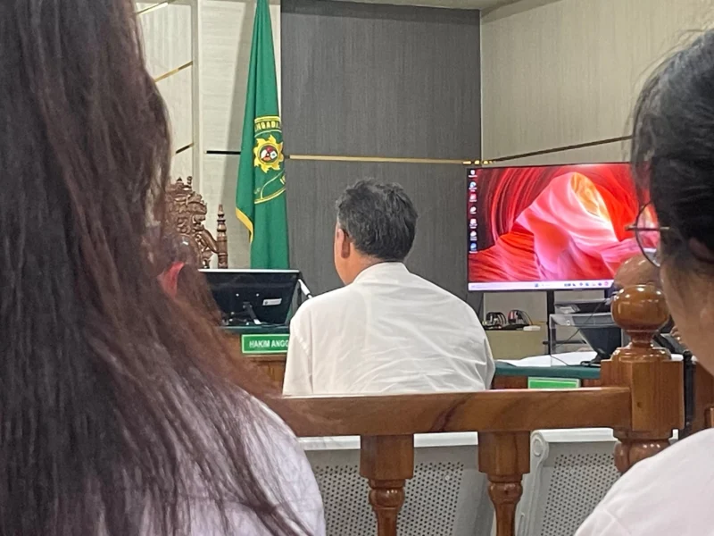 Sidang dana BOS SMAN 6 Merangin di Pengadilan Tipikor Jambi.( poto : jambione.com )
