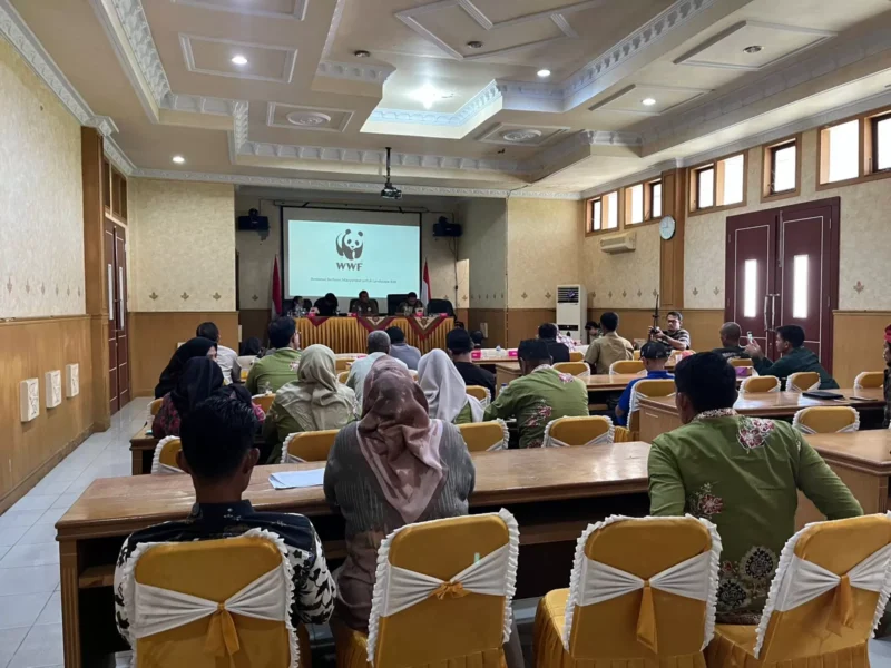 Pemaparan perkembangan program dalam kegiatan diseminasi dan pemutaran film di Kantor Bappeda Litbang Kabupaten Tebo, Kamis (25/6/2026).( poto : jambione.com )