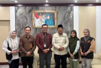 Bupati Tanjung Jabung Barat, Drs. H. Anwar Sadat, M.Ag, bersama Wakil Bupati langsung menerima tim Badan Pusat Statistik (BPS).( poto : jambilink.id )